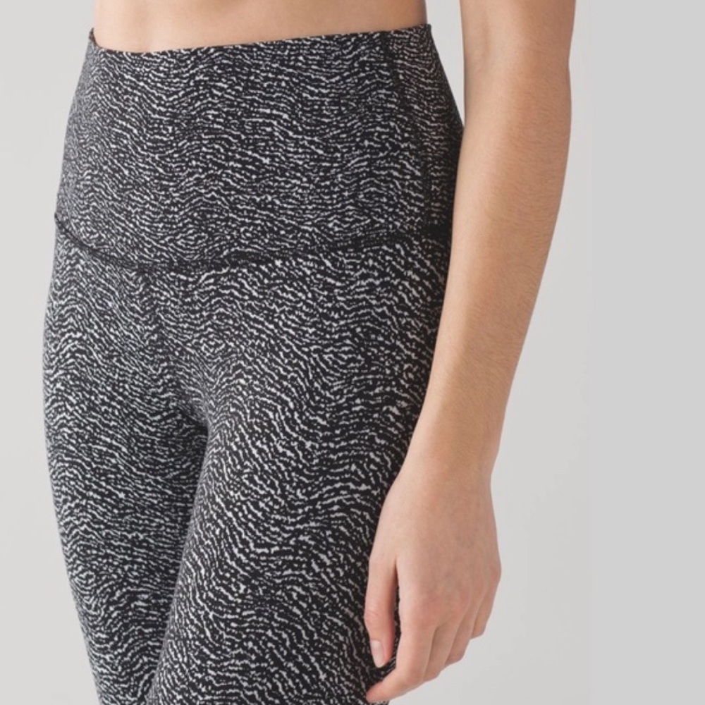 Lululemon Wunder under crop size 8 leggings